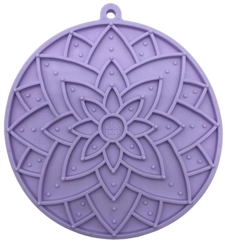 SODAPUP | Lotus mauve E-Mat avec ventouses, Nature Animale, votre référence en alimentation animale à Mascouche.